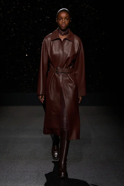 Look 4
